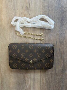 NEW Clutch Purse with Shoulder Straps